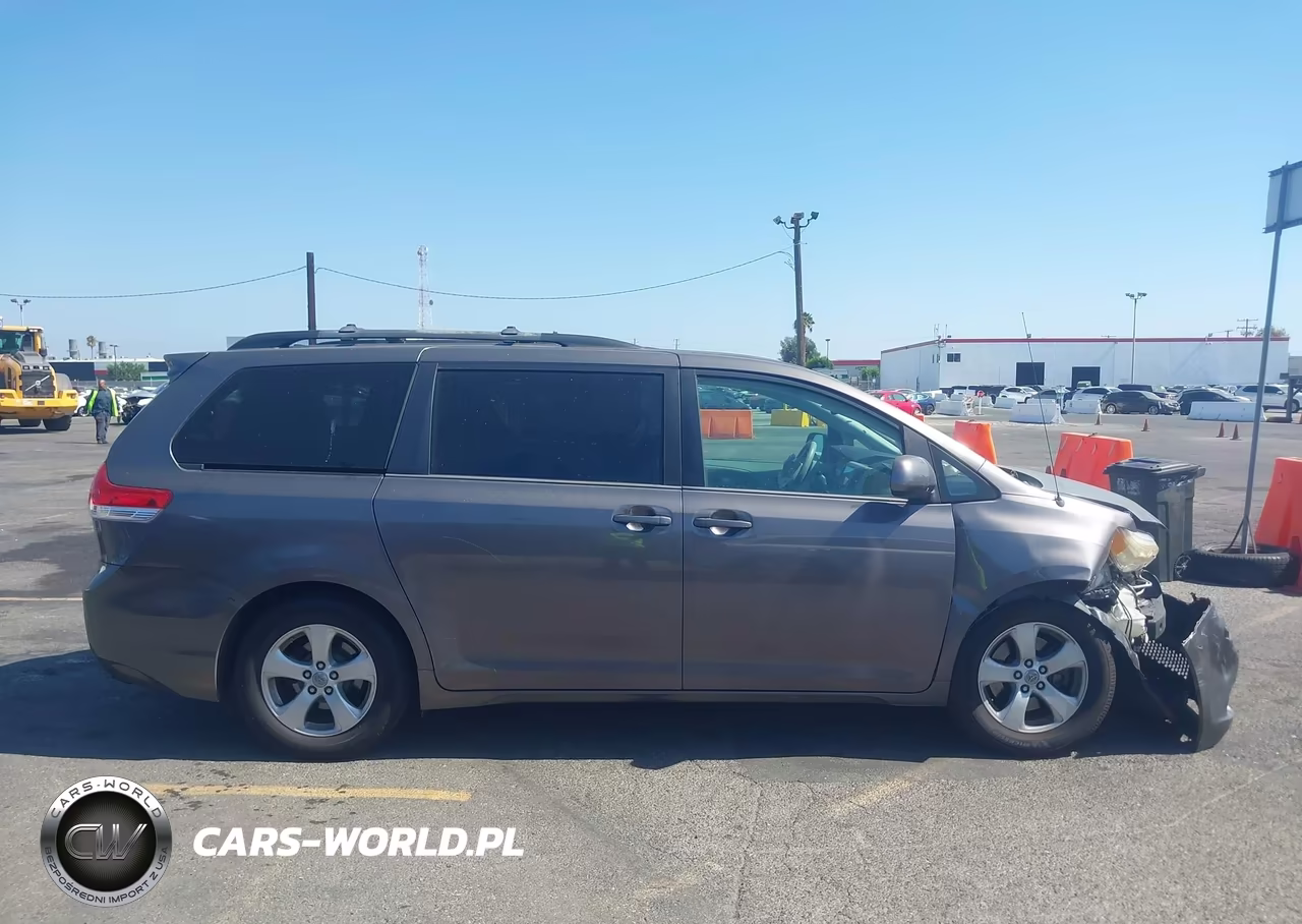 2012 Toyota Sienna Le V6 8 Passenger VIN:5TDKK3DC6CS269159 - 13