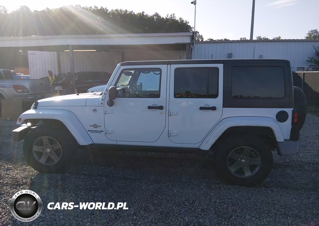 2015 Jeep Wrangler Unlimited Freedom Edition VIN:1C4HJWDG1FL560935 - 14