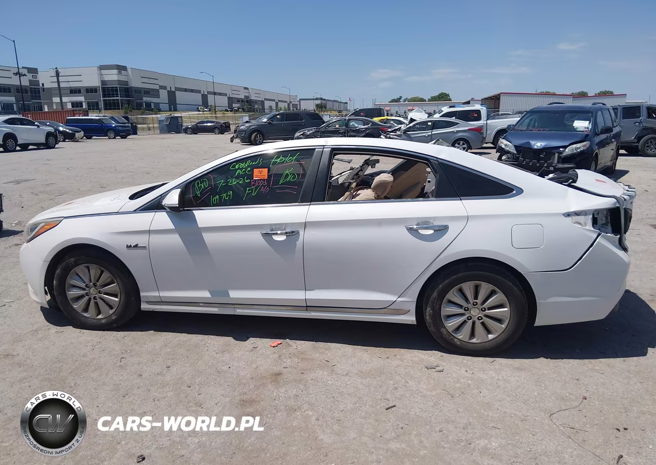 2016 Hyundai Sonata Hybrid Se VIN:KMHE24L11GA009088 - 13