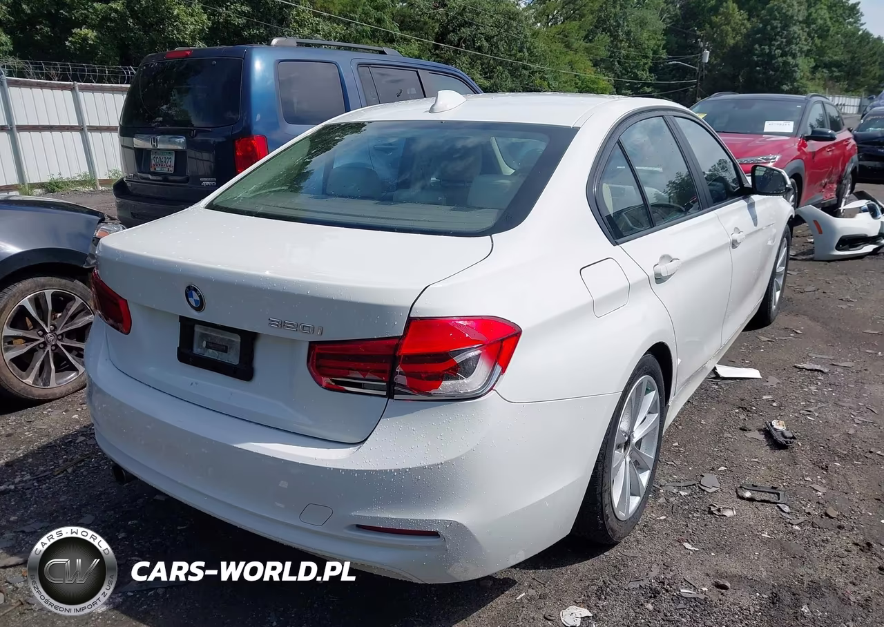2018 BMW 320I VIN:WBA8A9C51JAD27904 - 4