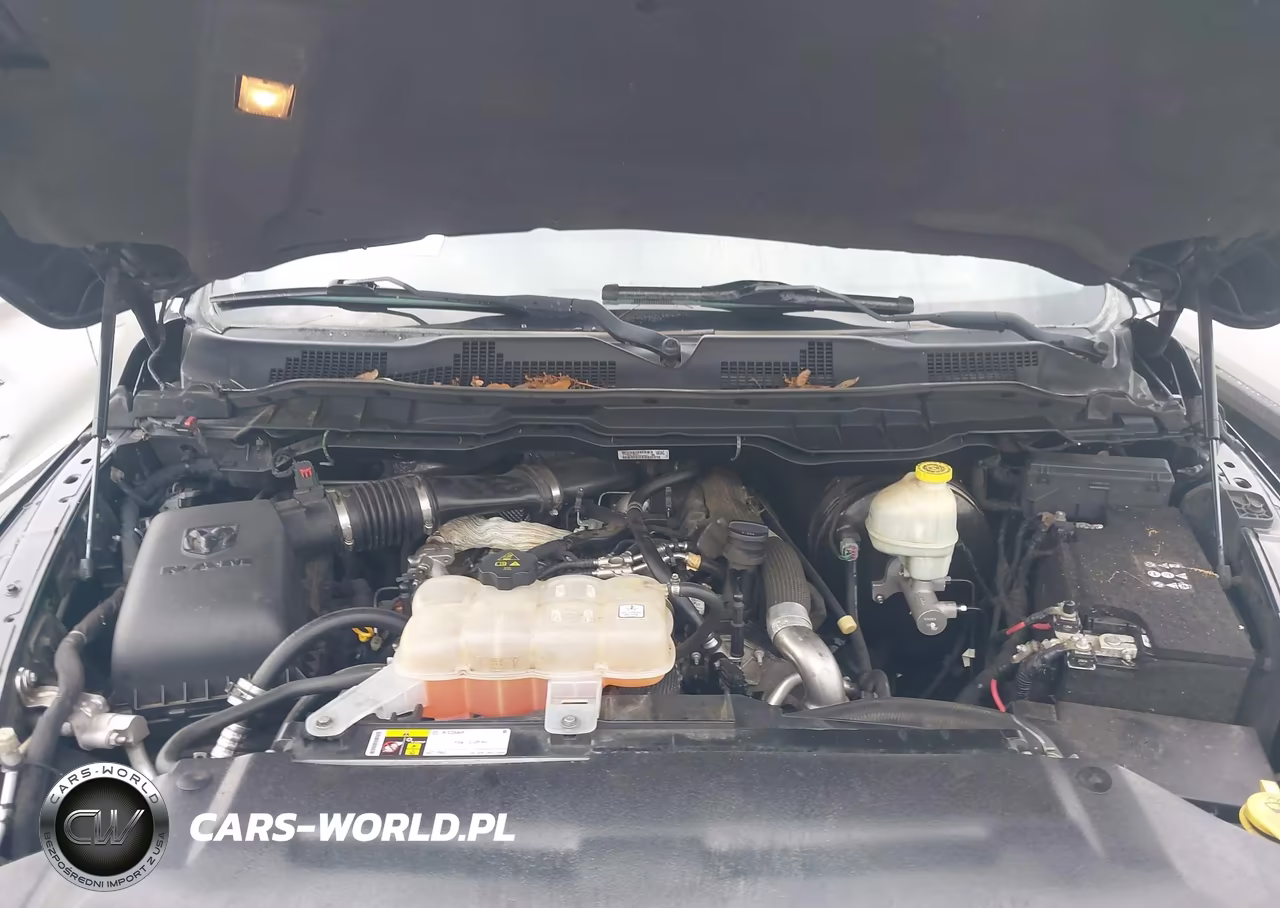 2015 Ram 1500 Laramie VIN:1C6RR6NM3FS578013 - 10