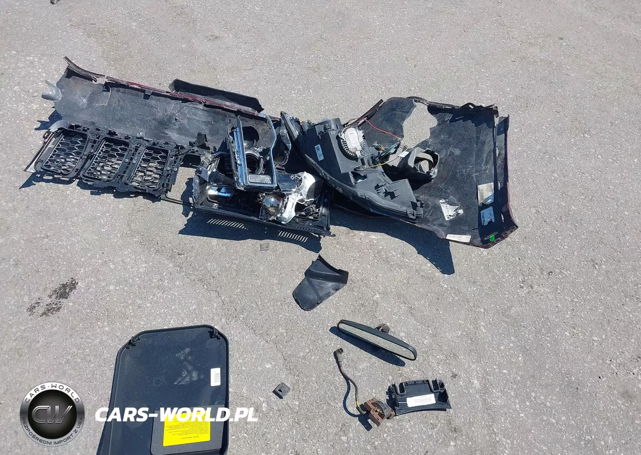 2020 Jeep Grand Cherokee Laredo E 4X4 VIN:1C4RJFAG0LC216582 - 12