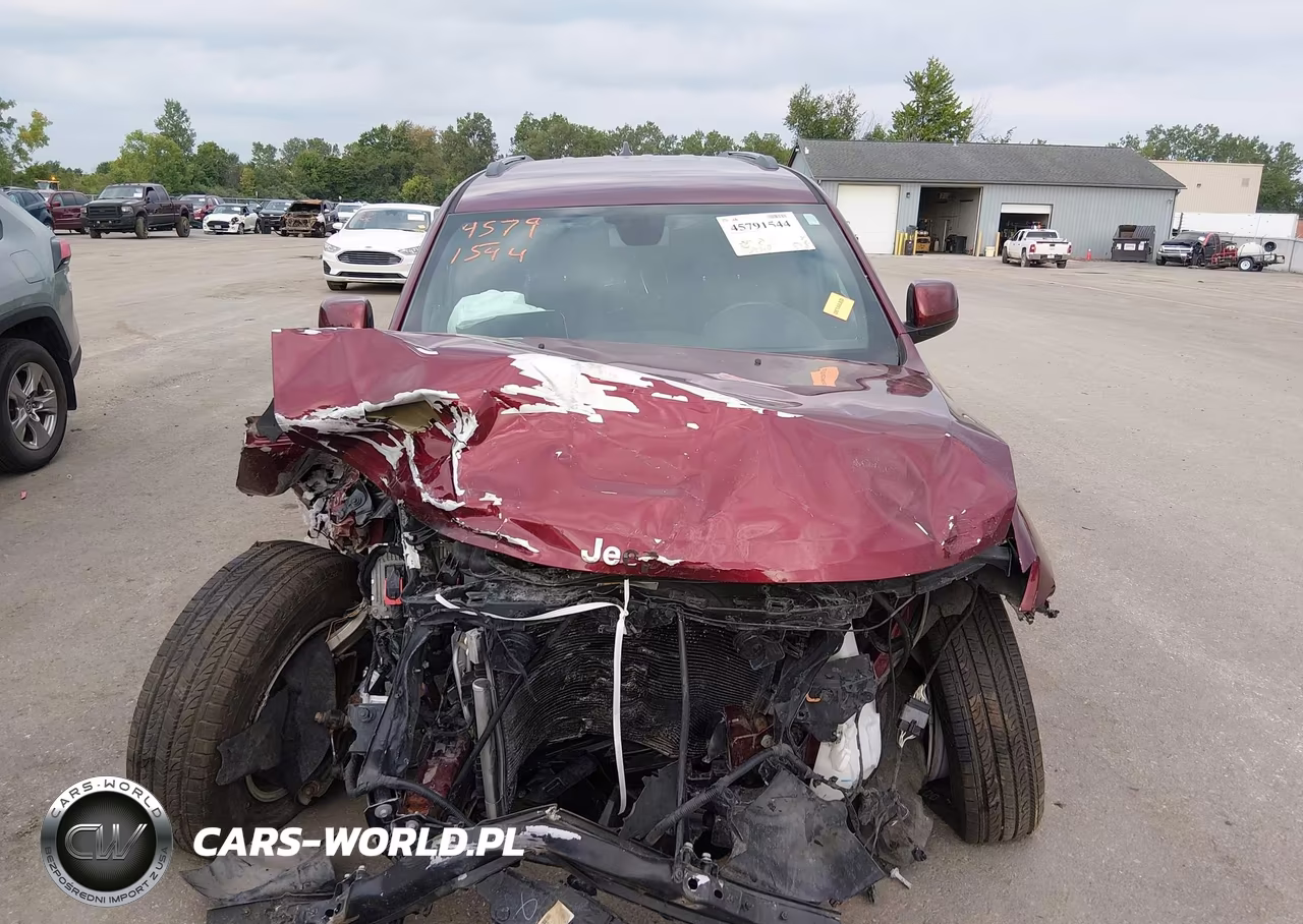 2020 Jeep Grand Cherokee Laredo E 4X4 VIN:1C4RJFAG0LC216582 - 13