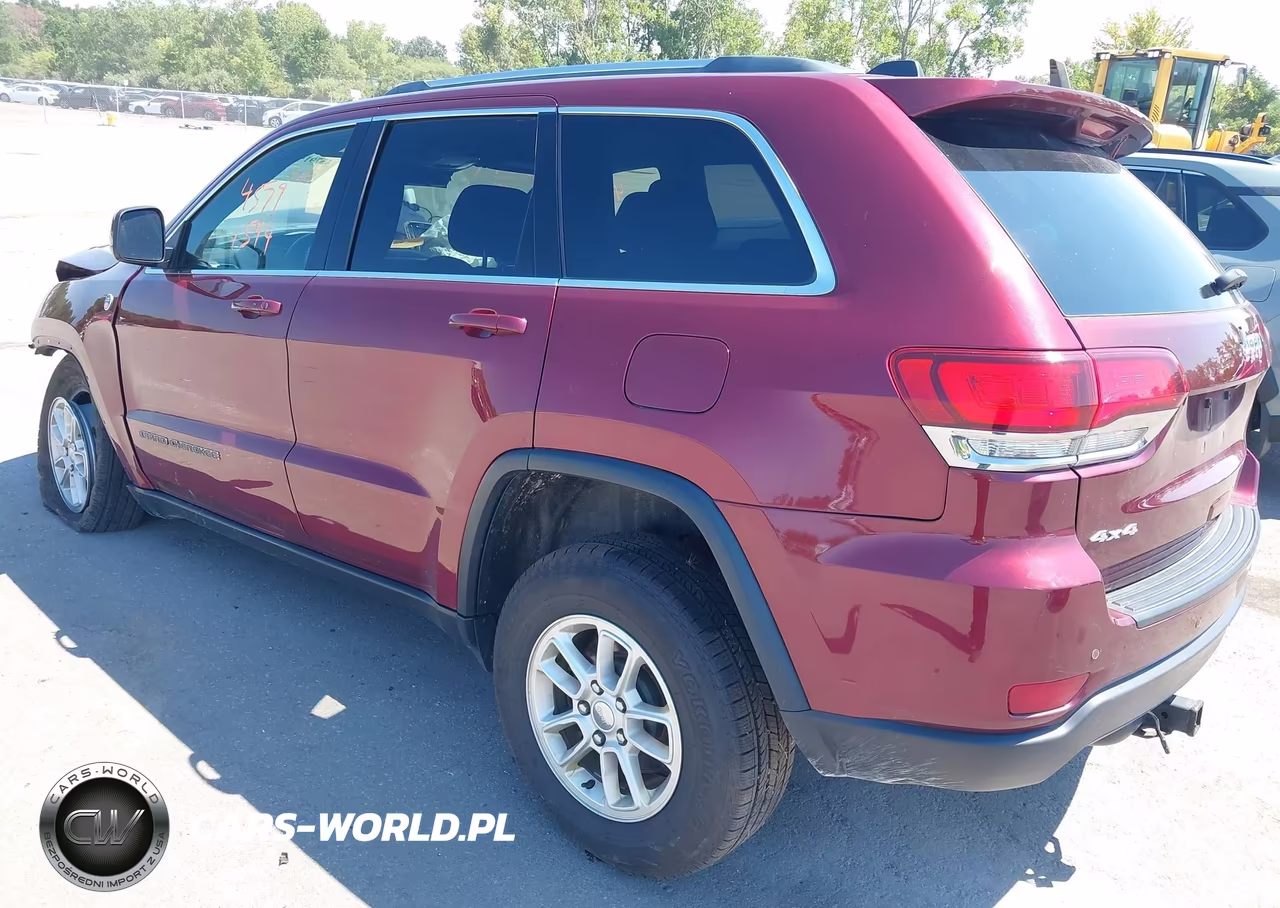 2020 Jeep Grand Cherokee Laredo E 4X4 VIN:1C4RJFAG0LC216582 - 3