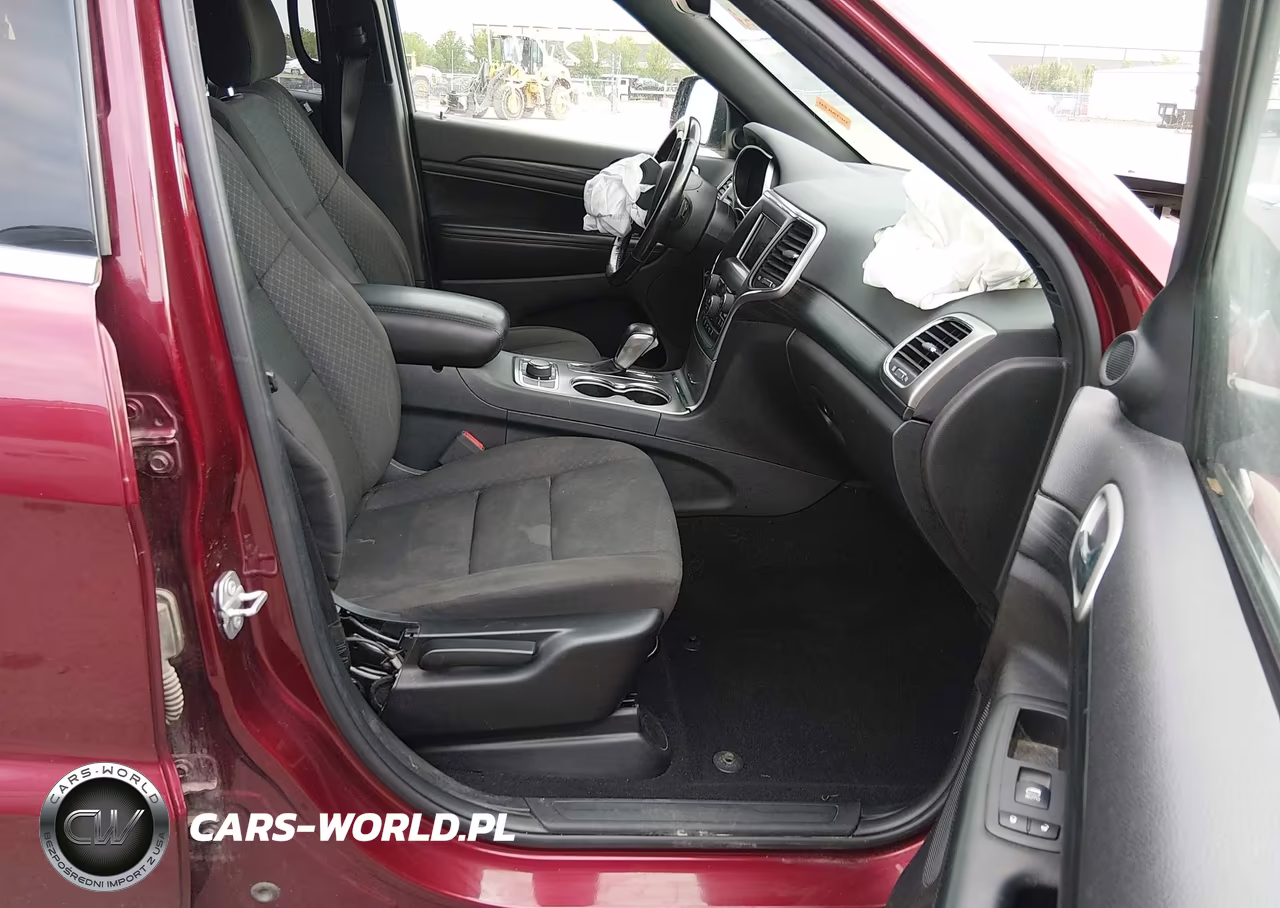 2020 Jeep Grand Cherokee Laredo E 4X4 VIN:1C4RJFAG0LC216582 - 5
