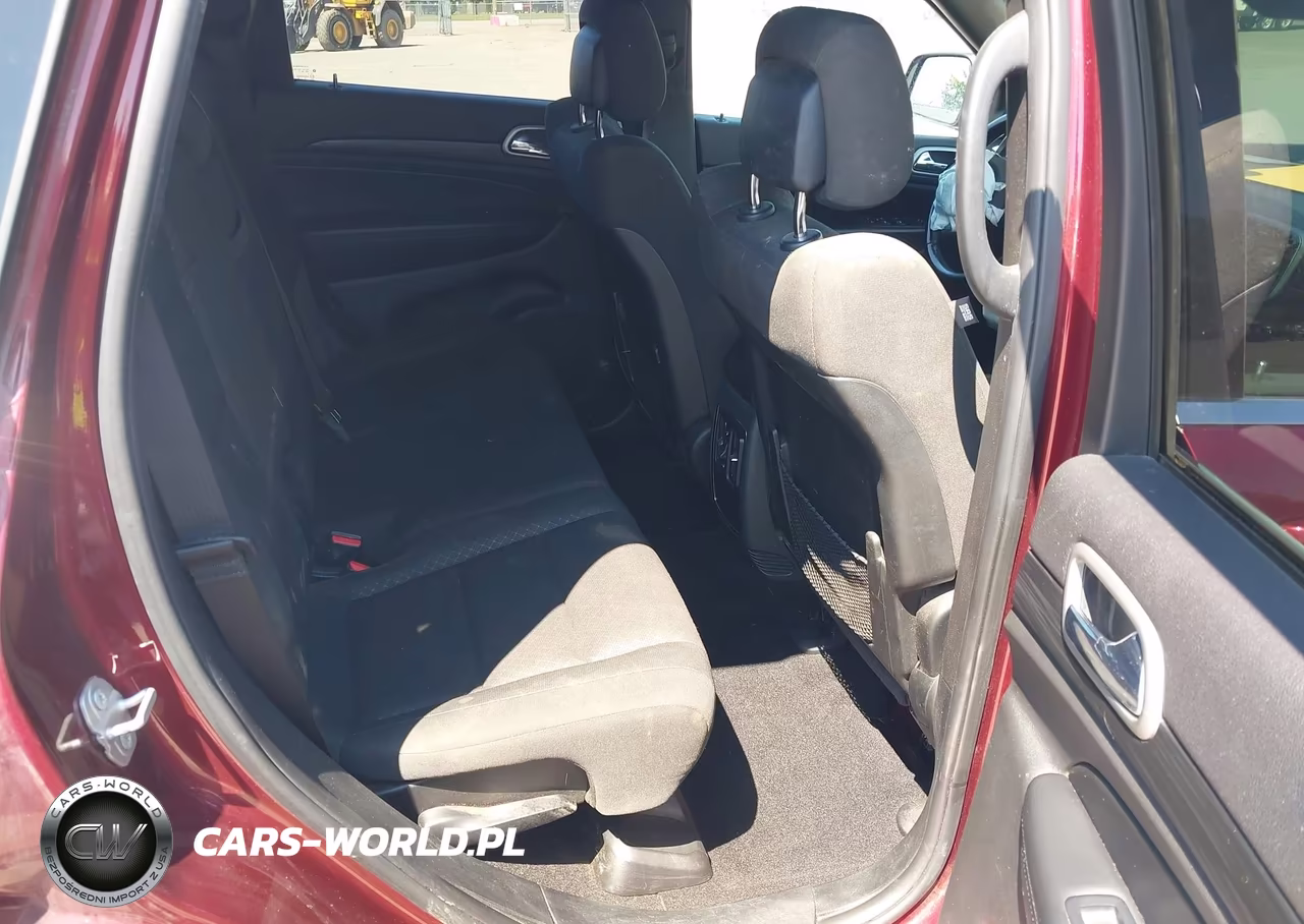 2020 Jeep Grand Cherokee Laredo E 4X4 VIN:1C4RJFAG0LC216582 - 8
