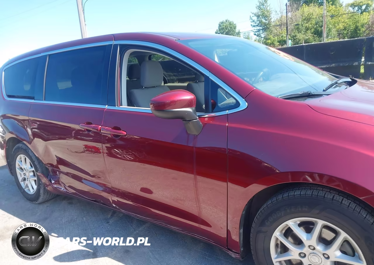 2017 Chrysler Pacifica Lx VIN:2C4RC1CG5HR745597 - 13