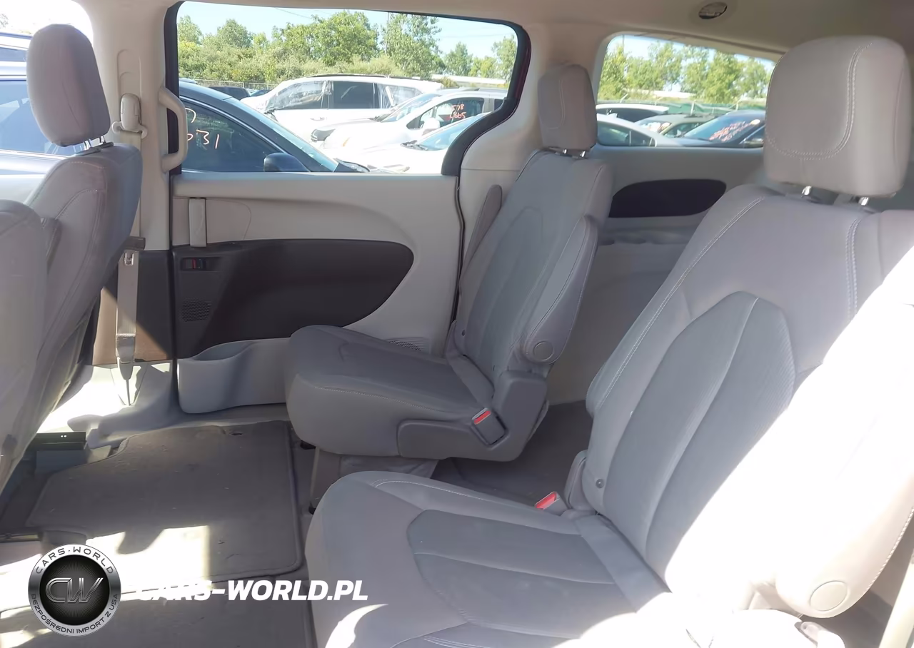 2017 Chrysler Pacifica Lx VIN:2C4RC1CG5HR745597 - 8