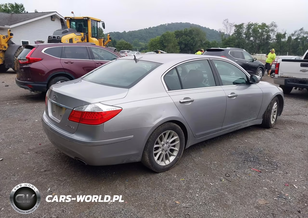 2011 Hyundai Genesis 3.8 VIN:KMHGC4DE2BU113216 - 4