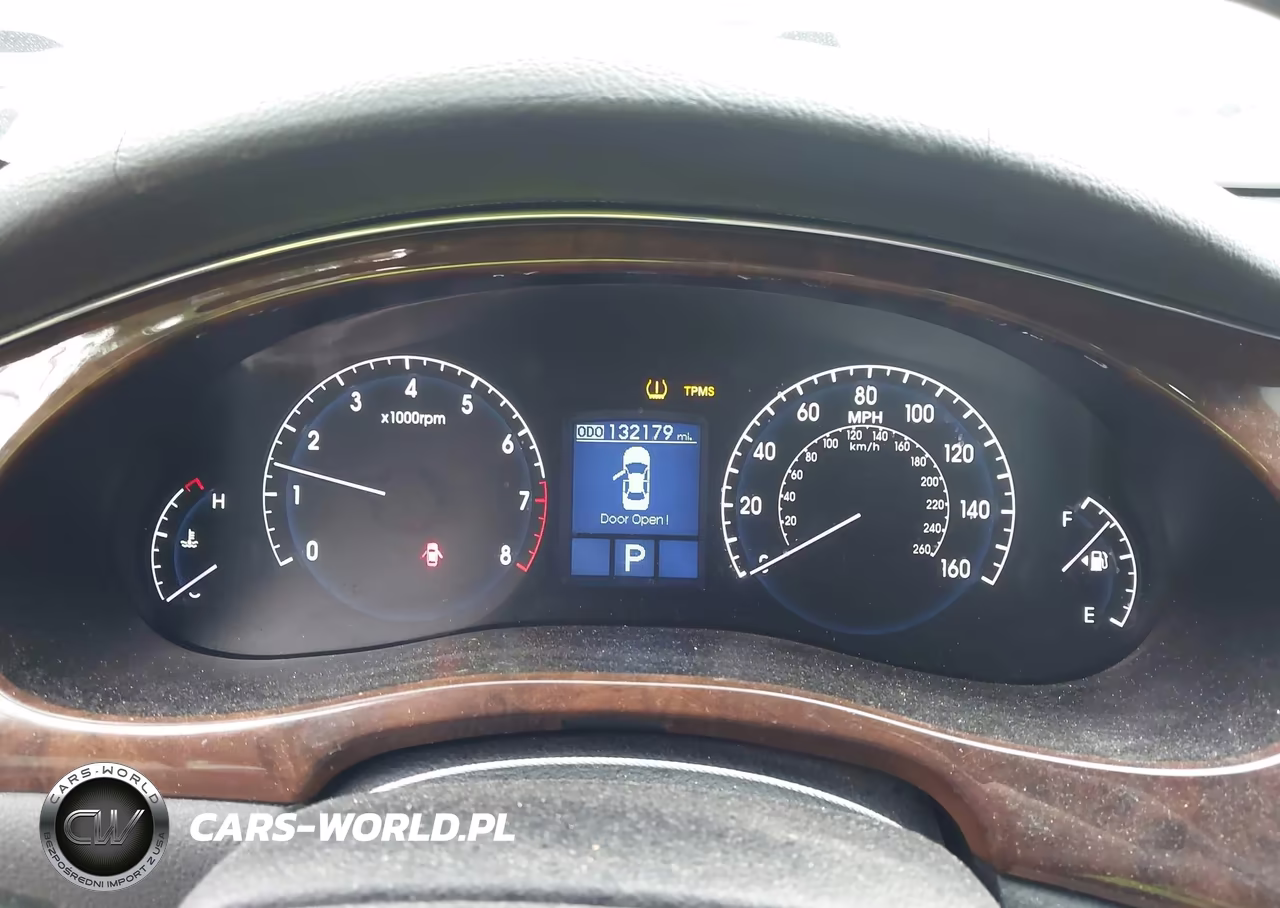 2011 Hyundai Genesis 3.8 VIN:KMHGC4DE2BU113216 - 7