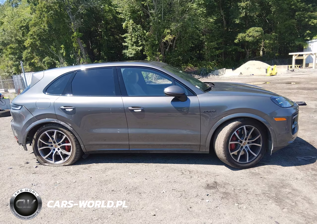 2025 Porsche Cayenne E-Hybrid S VIN:WP1AN2AY9SDA22093 - 14
