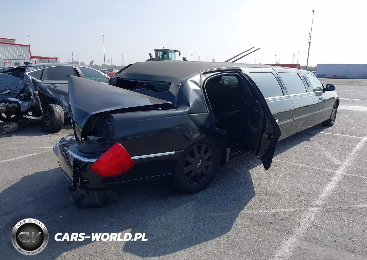 2006 Lincoln Town Car Executive VIN:1L1FM88W76Y621314 - 4