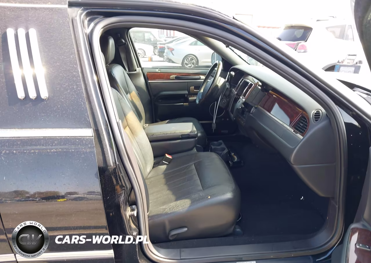 2006 Lincoln Town Car Executive VIN:1L1FM88W76Y621314 - 5