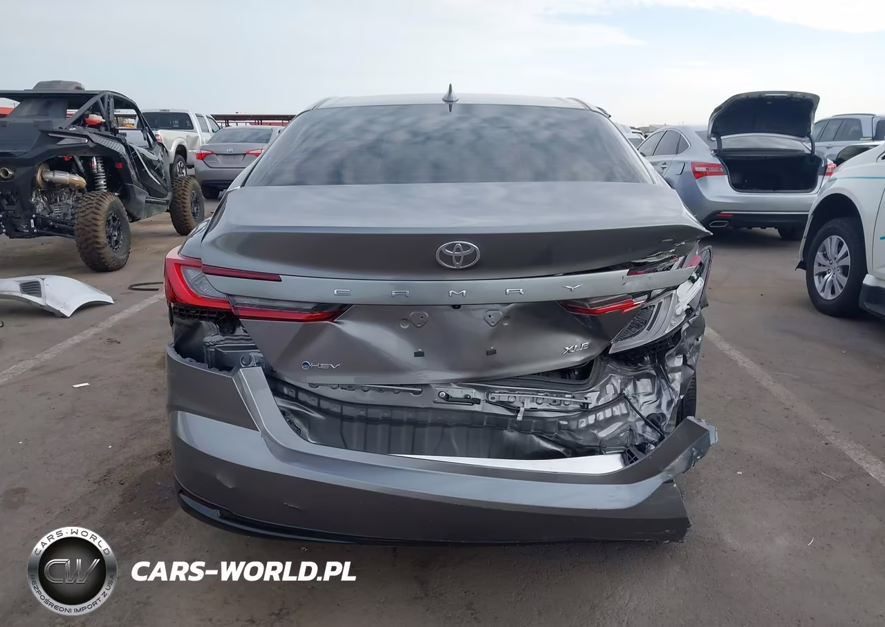 2026 Toyota Camry Xle VIN:4T1DAACK0TU666897 - 16