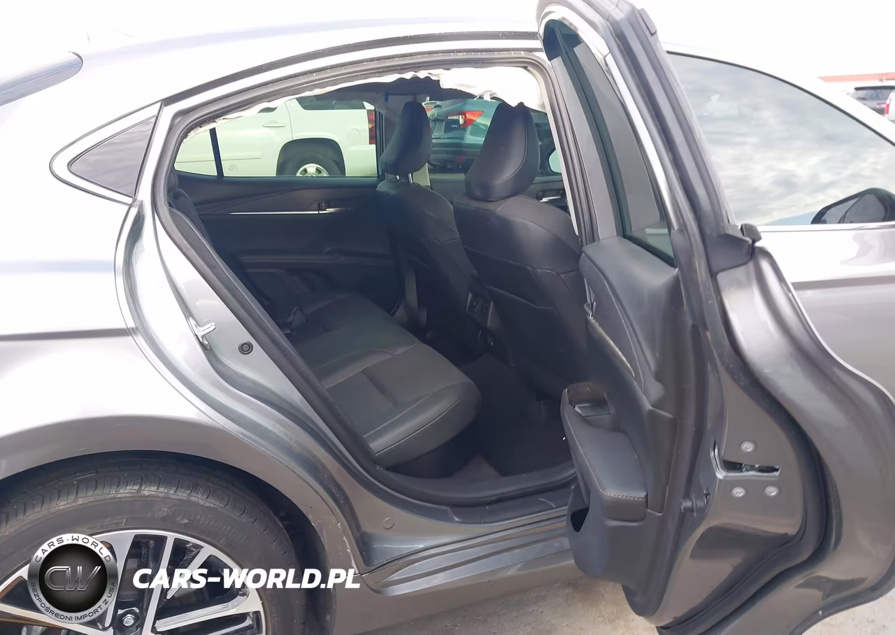 2026 Toyota Camry Xle VIN:4T1DAACK0TU666897 - 8