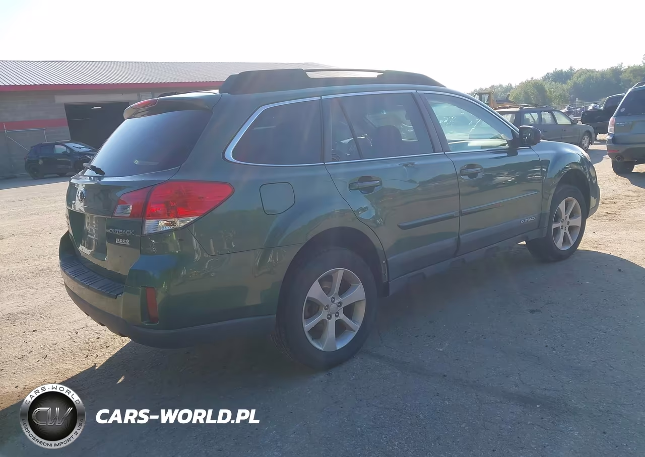 2013 Subaru Outback 2.5I Premium VIN:4S4BRBCC4D3204588 - 4