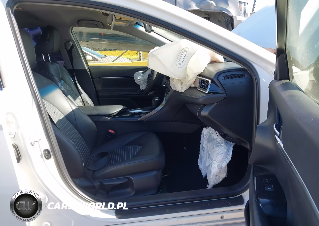 2018 Toyota Camry Se VIN:JTNB11HK3J3048833 - 5