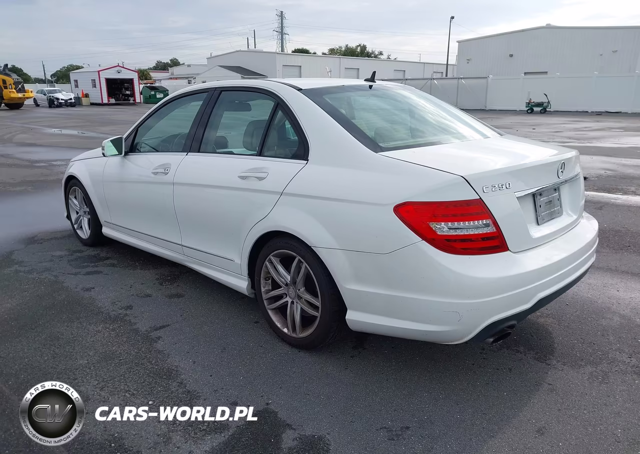 2014 Mercedes-Benz C 250 Sport VIN:WDDGF4HB7EA961292 - 3
