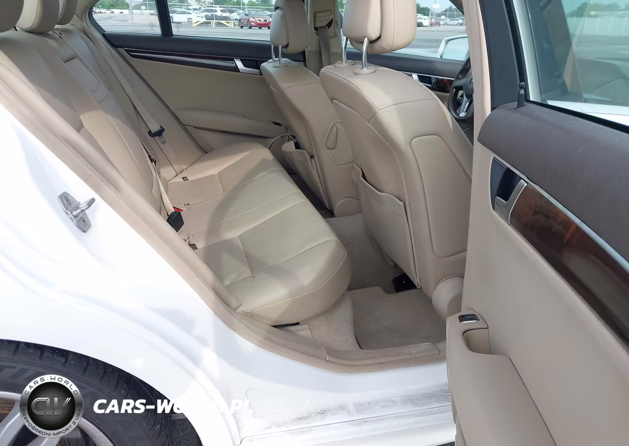 2014 Mercedes-Benz C 250 Sport VIN:WDDGF4HB7EA961292 - 8