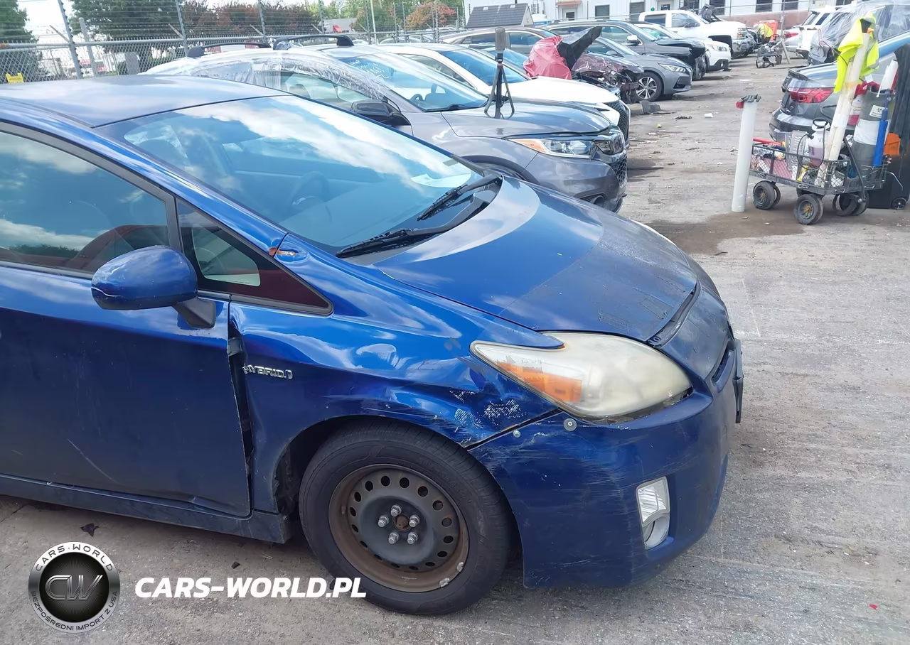 2011 Toyota Prius Two VIN:JTDKN3DU7B0301022 - 13