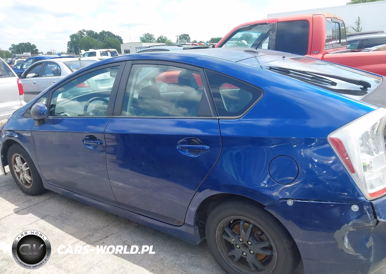 2011 Toyota Prius Two VIN:JTDKN3DU7B0301022 - 14