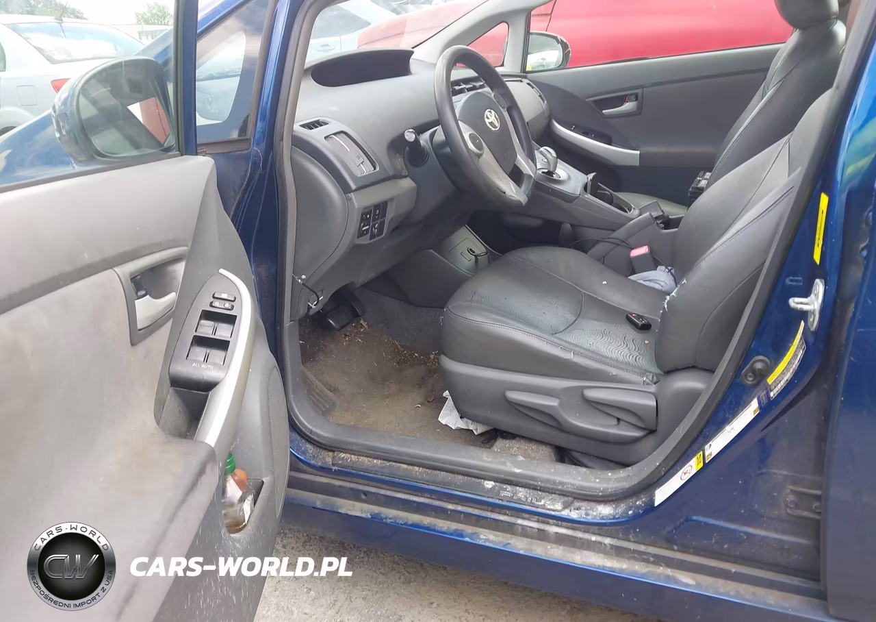 2011 Toyota Prius Two VIN:JTDKN3DU7B0301022 - 5