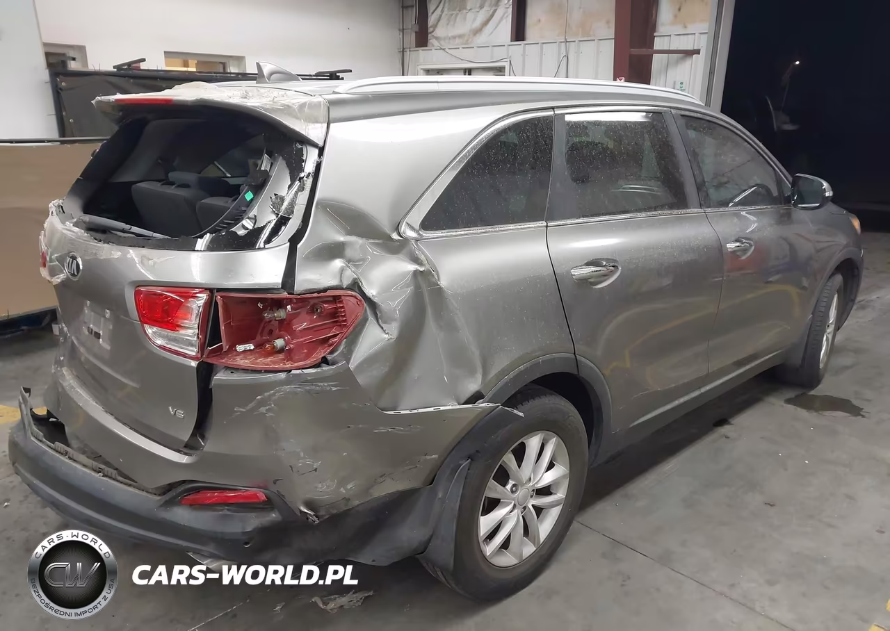 2018 Kia Sorento 3.3L Lx VIN:5XYPG4A55JG359674 - 4
