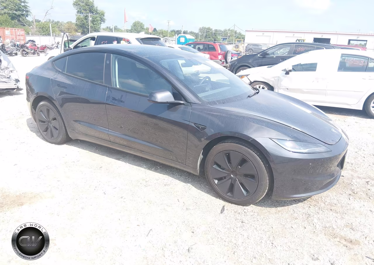 2025 Tesla Model 3 Long Range Rear-Wheel Drive-Standard Rear-Wheel Drive – zdjęcie 1 z 22