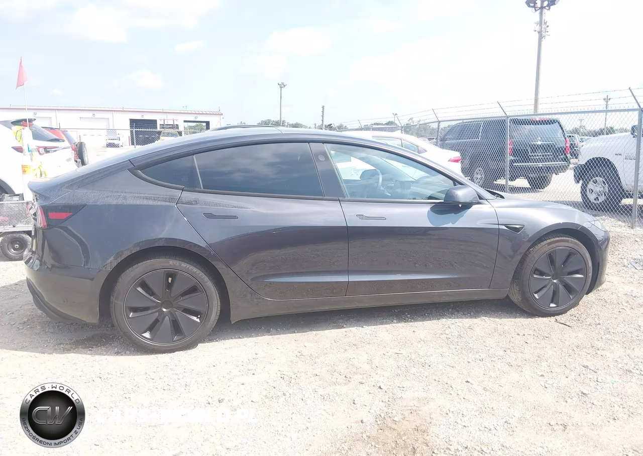2025 Tesla Model 3 Long Range Rear-Wheel Drive-Standard Rear-Wheel Drive VIN:5YJ3E1EA5SF904825 - 13