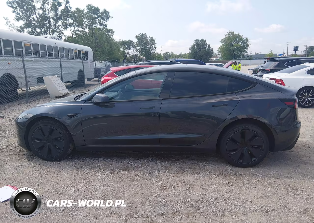 2025 Tesla Model 3 Long Range Rear-Wheel Drive-Standard Rear-Wheel Drive VIN:5YJ3E1EA5SF904825 - 14