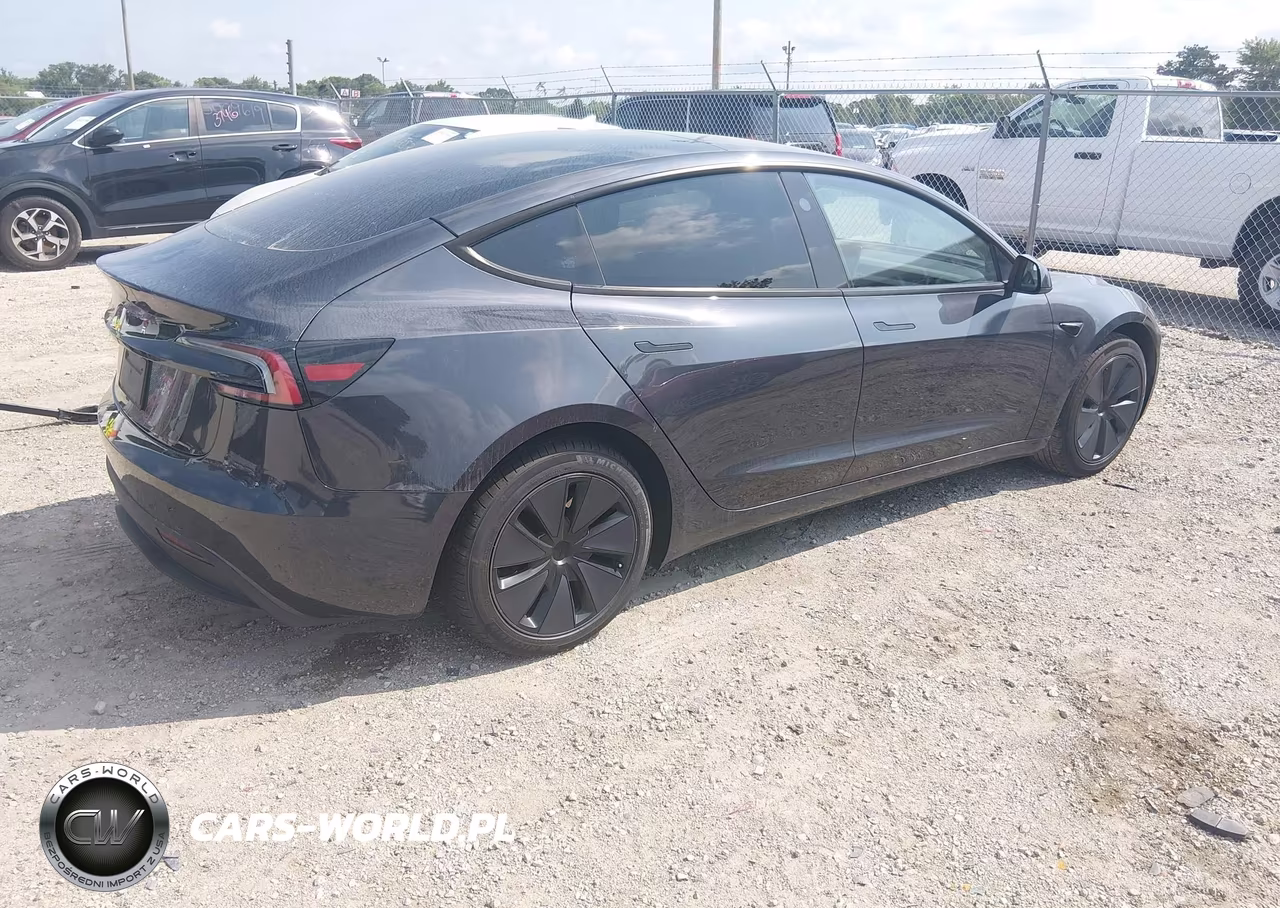 2025 Tesla Model 3 Long Range Rear-Wheel Drive-Standard Rear-Wheel Drive VIN:5YJ3E1EA5SF904825 - 4