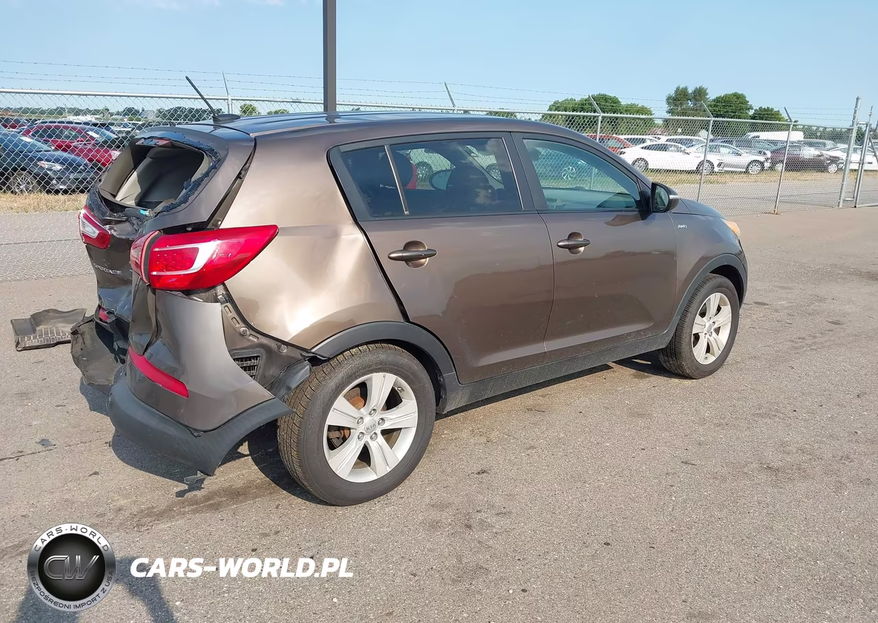 2012 Kia Sportage Lx VIN:KNDPBCA21C7214954 - 4