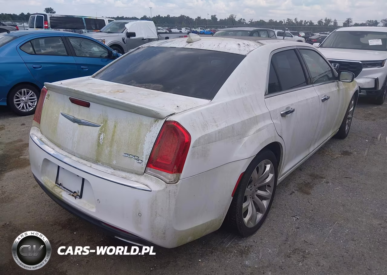 2017 Chrysler 300C VIN:2C3CCAEG7HH586546 - 4