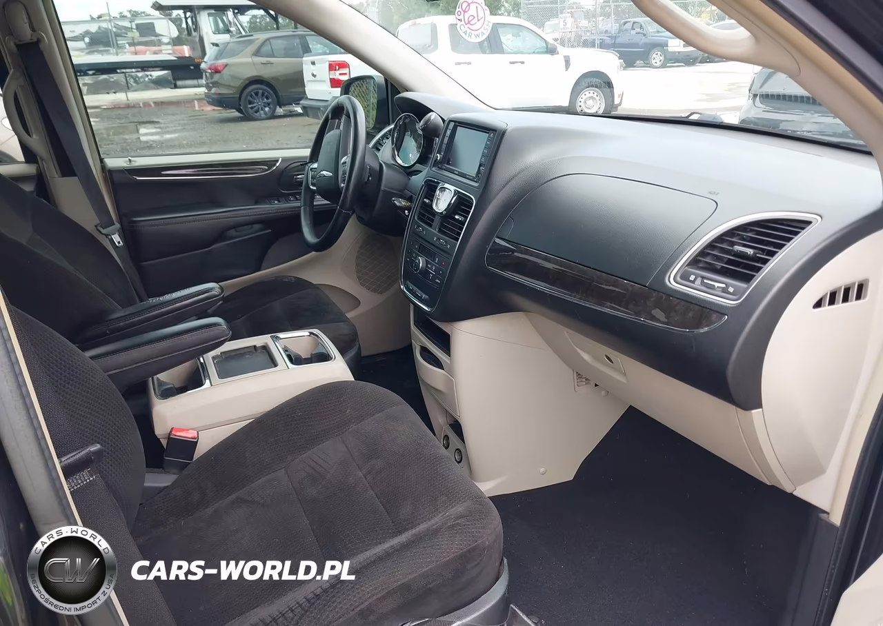 2014 Chrysler Town & Country Touring VIN:2C4RC1BG2ER195997 - 5