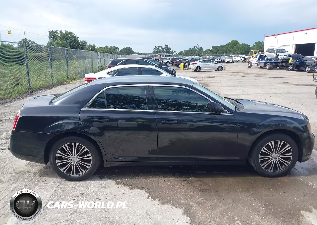 2014 Chrysler 300 300S VIN:2C3CCAGGXEH124457 - 13