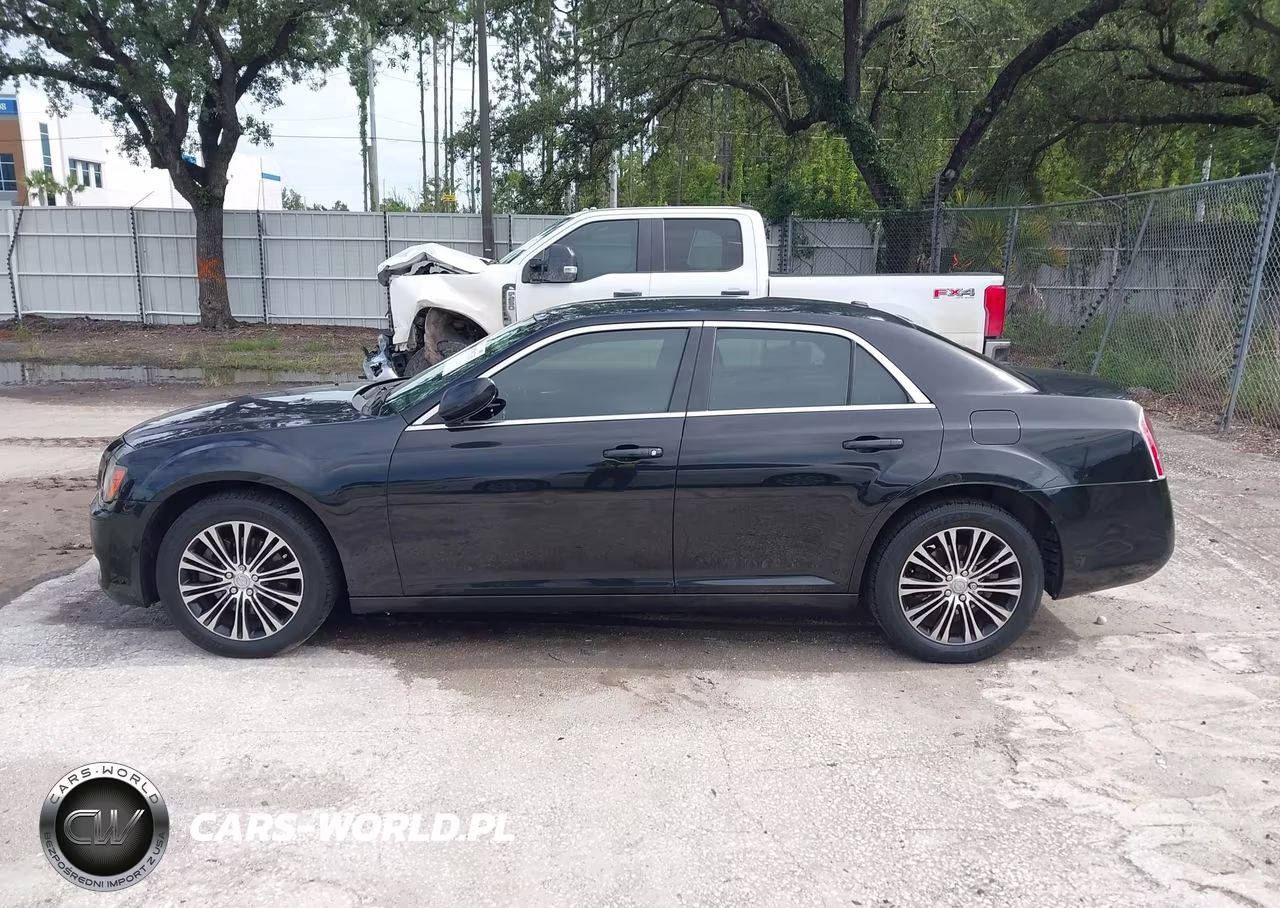 2014 Chrysler 300 300S VIN:2C3CCAGGXEH124457 - 14