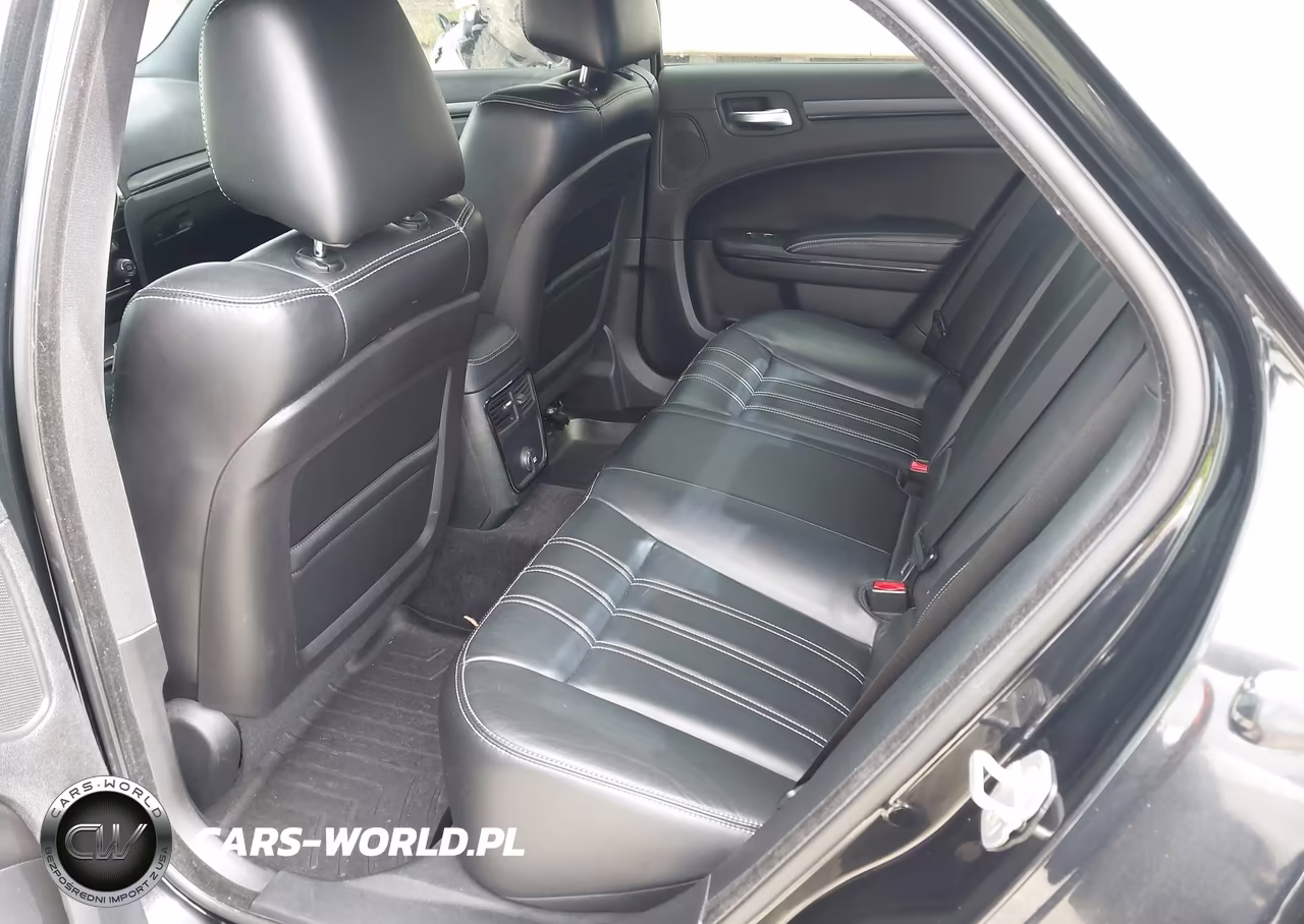 2014 Chrysler 300 300S VIN:2C3CCAGGXEH124457 - 8
