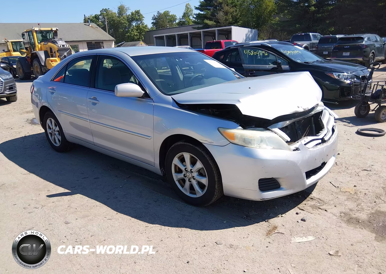 2011 Toyota Camry Le – zdjęcie 1 z 16