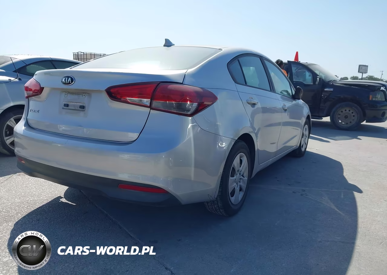 2017 Kia Forte Lx VIN:3KPFK4A73HE061286 - 4