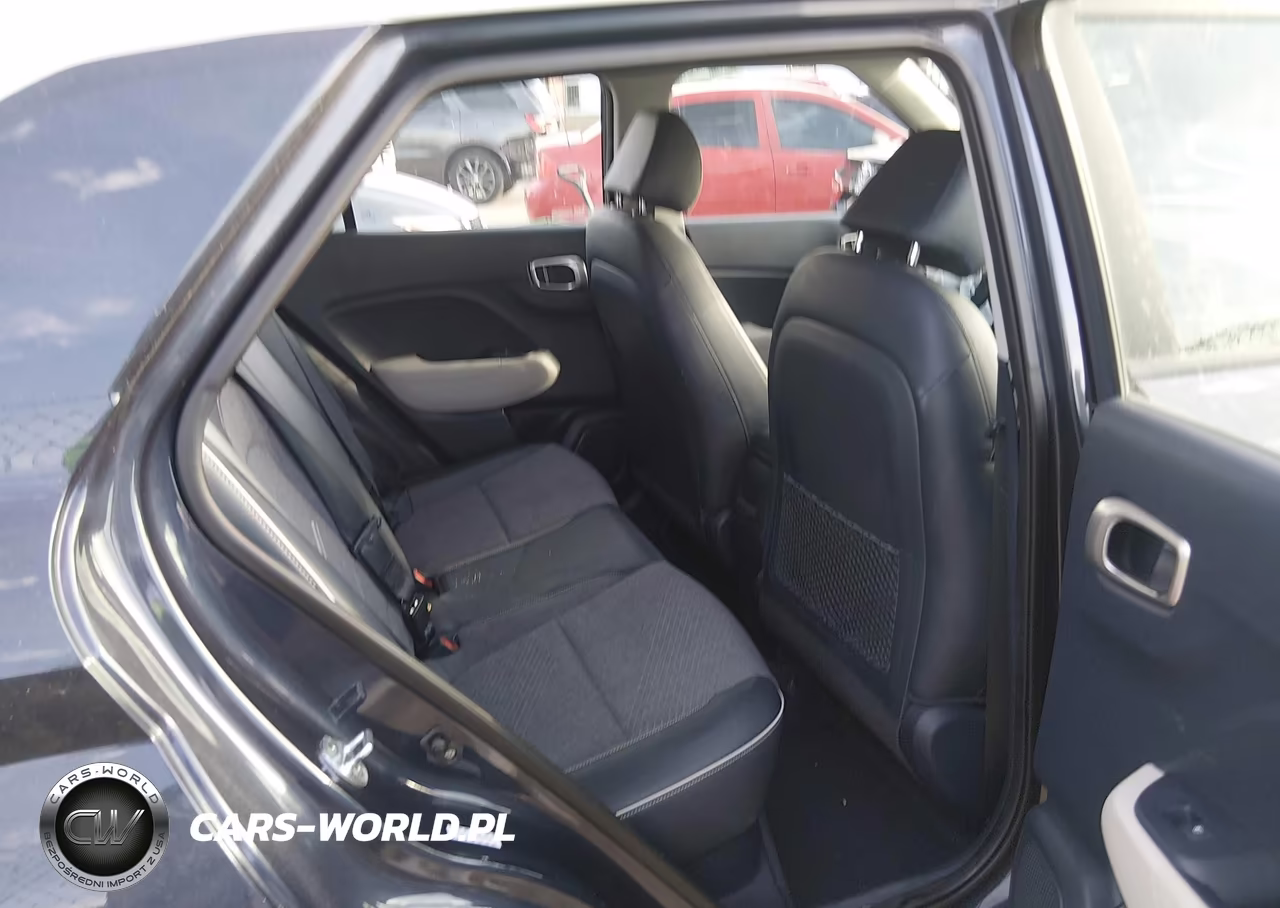 2020 Hyundai Venue Denim VIN:KMHRC8A31LU042272 - 8