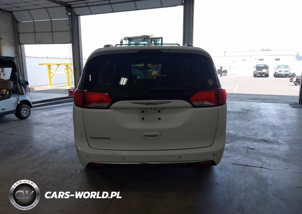 2019 Chrysler Pacifica Touring L VIN:2C4RC1BG1KR680630 - 16