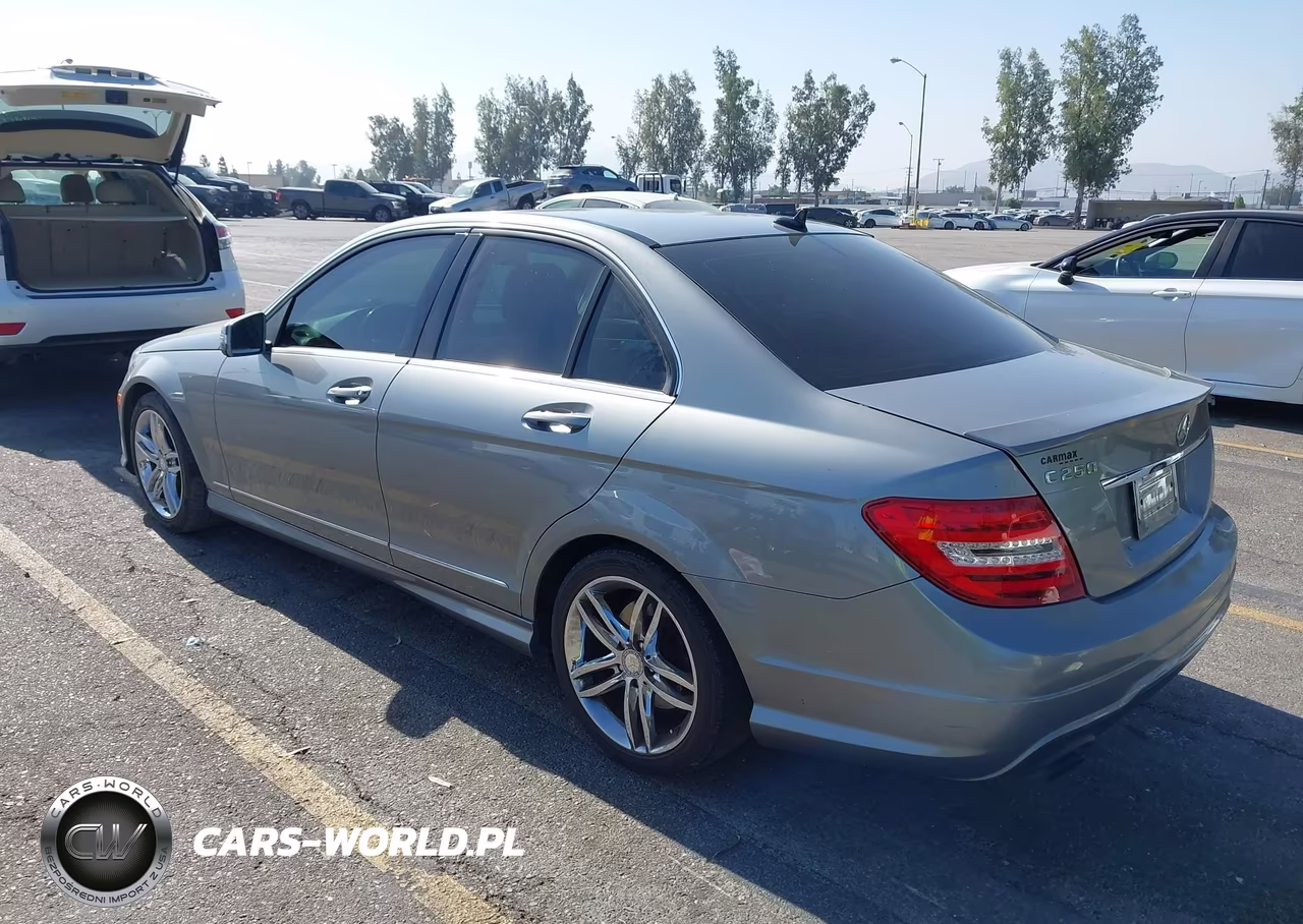 2014 Mercedes-Benz C 250 Sport VIN:WDDGF4HB5EA962957 - 3