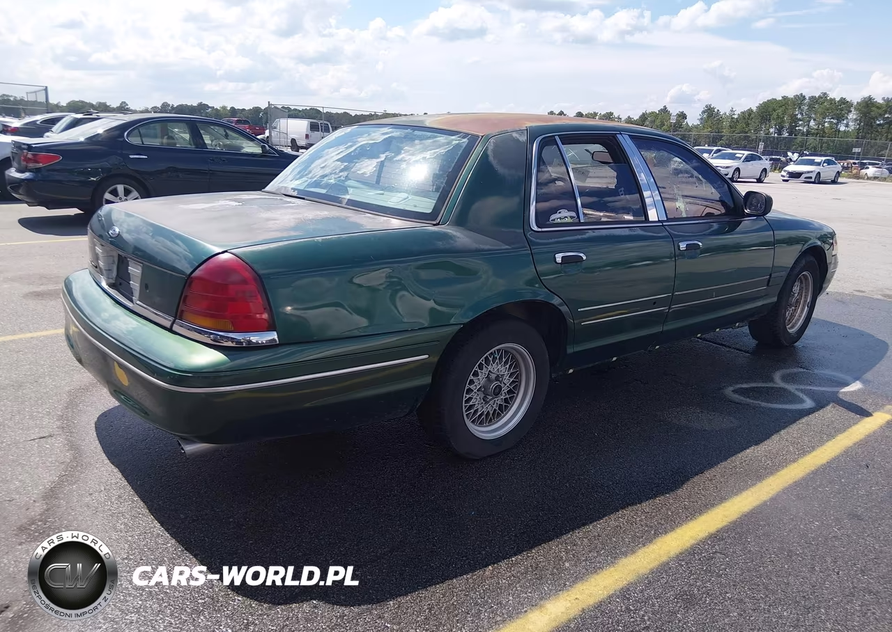 2000 Ford Crown Victoria Lx VIN:2FAFP74W1YX158556 - 4