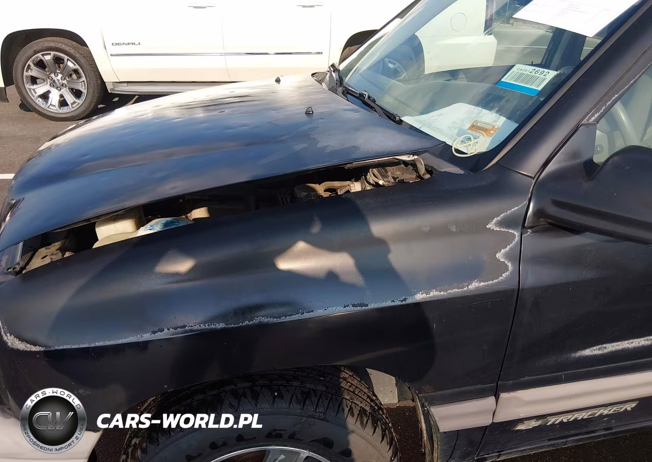 2002 Chevrolet Tracker Hard Top Base VIN:2CNBE13C726938220 - 6
