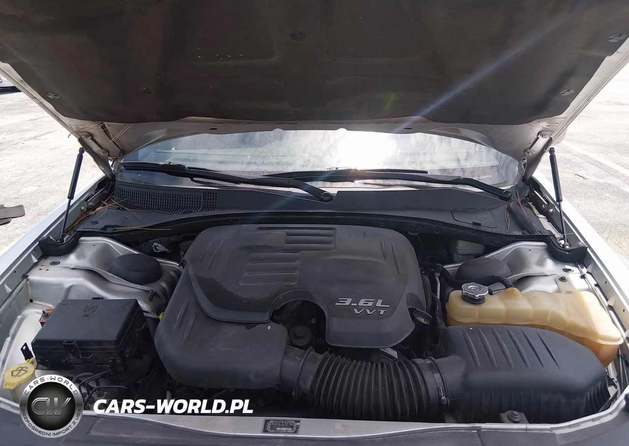 2012 Chrysler 300 VIN:2C3CCAAG3CH114018 - 10