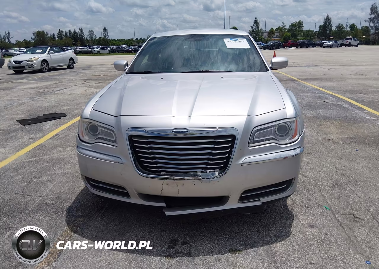 2012 Chrysler 300 VIN:2C3CCAAG3CH114018 - 6