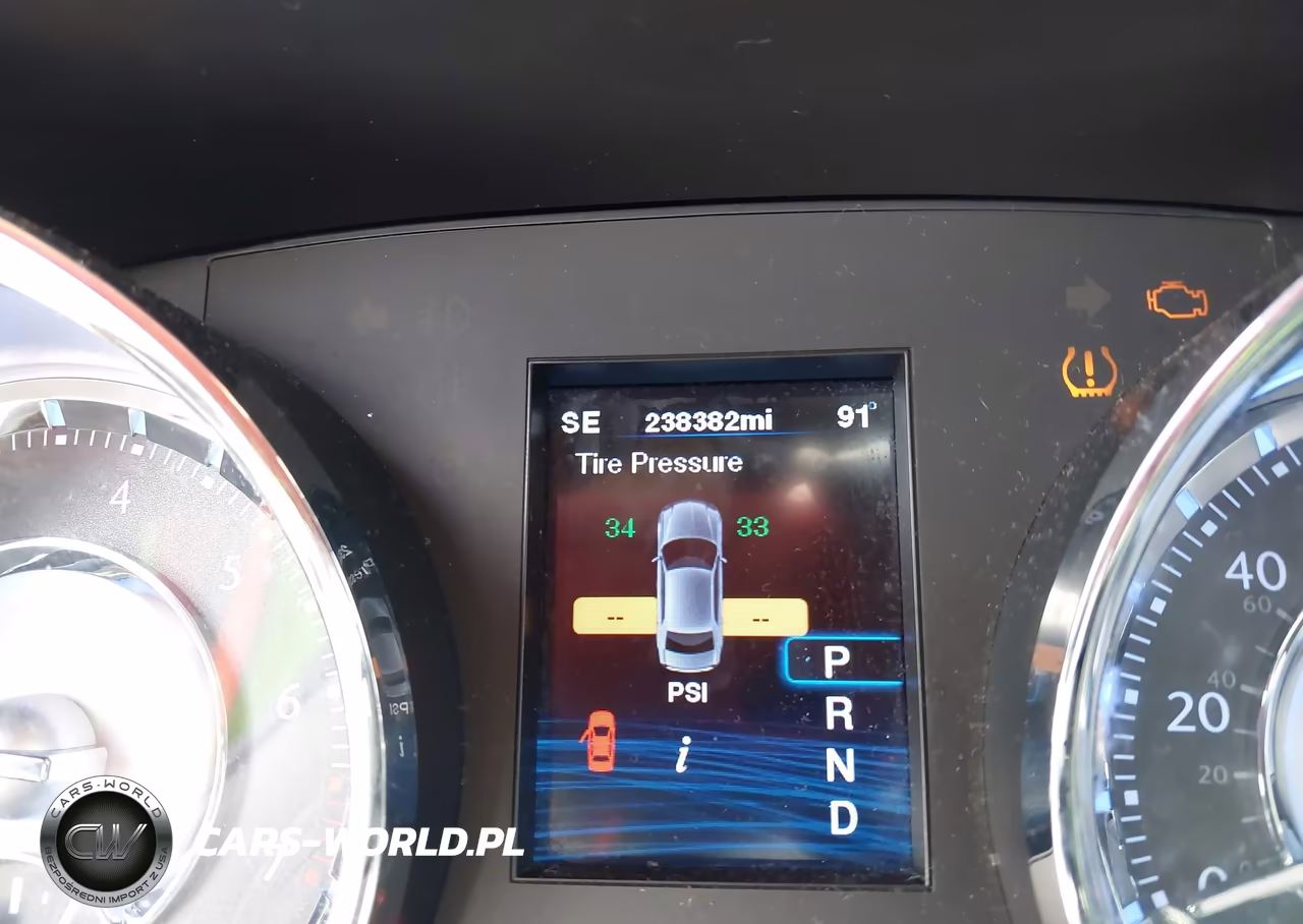 2012 Chrysler 300 VIN:2C3CCAAG3CH114018 - 7