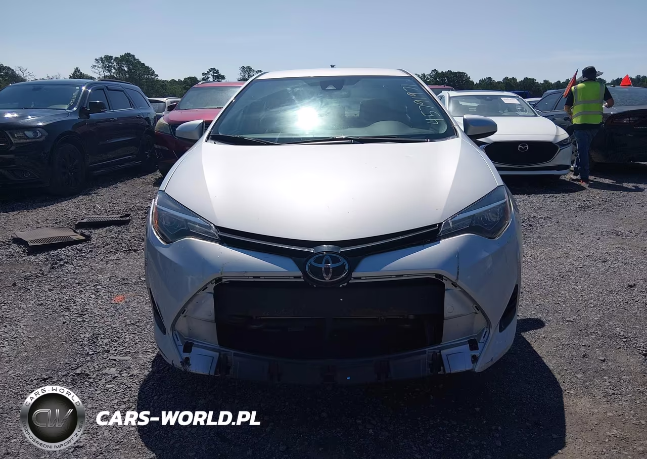 2018 Toyota Corolla Le VIN:2T1BURHE9JC001527 - 12