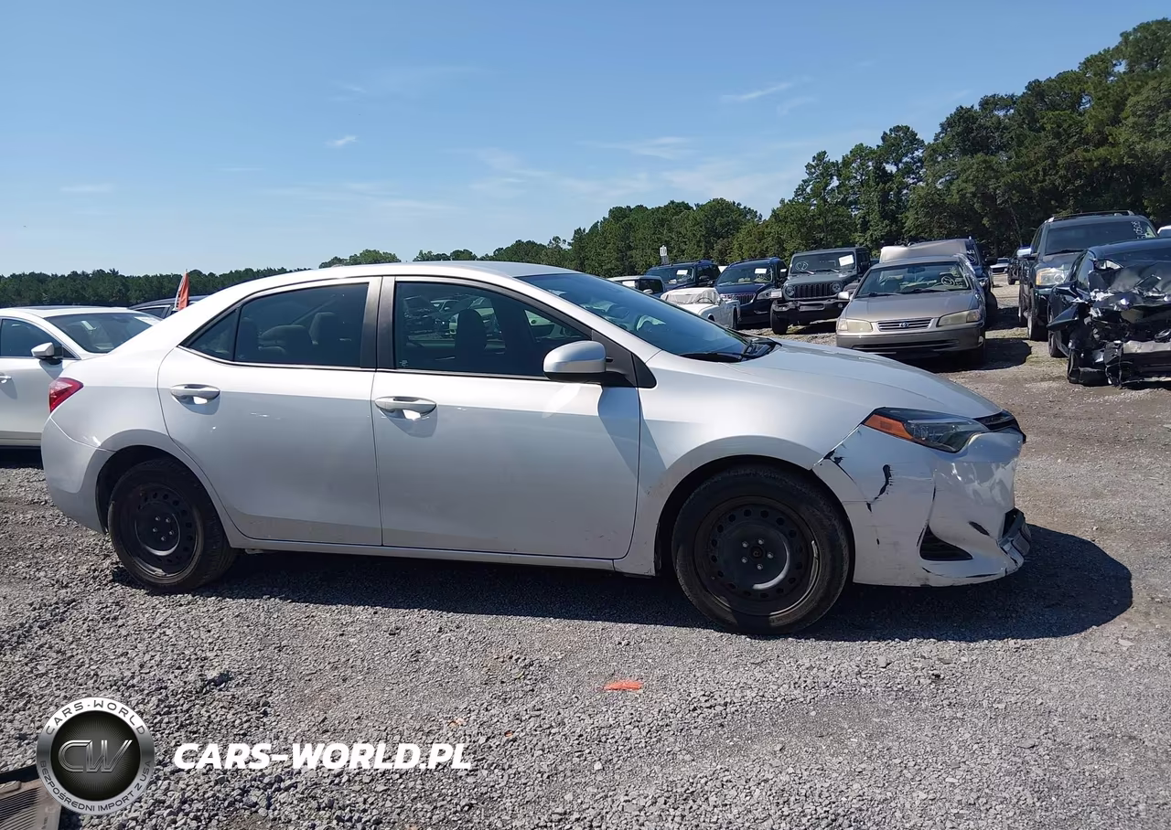 2018 Toyota Corolla Le VIN:2T1BURHE9JC001527 - 13