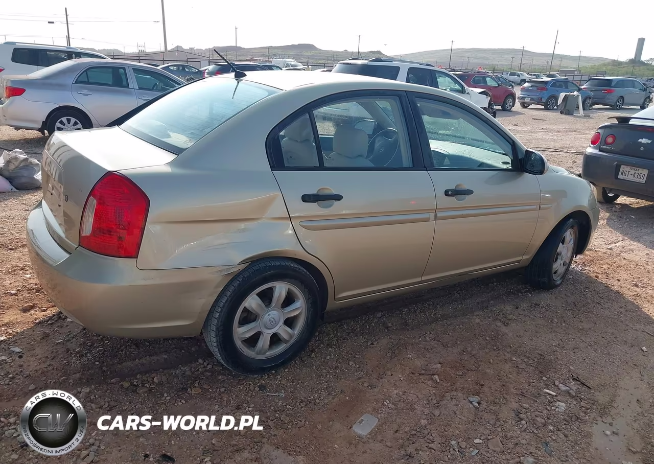 2006 Hyundai Accent Gls VIN:KMHCN46C96U037570 - 4